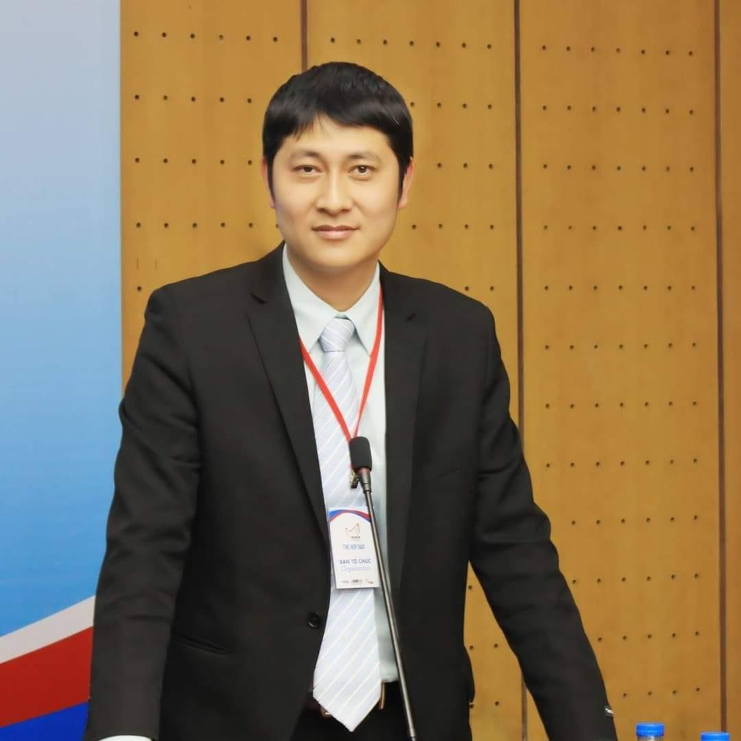 Kỹ năng lựa chọn và cắm hoa đầy nghệ thuật từ Nguyễn Kiến Hà